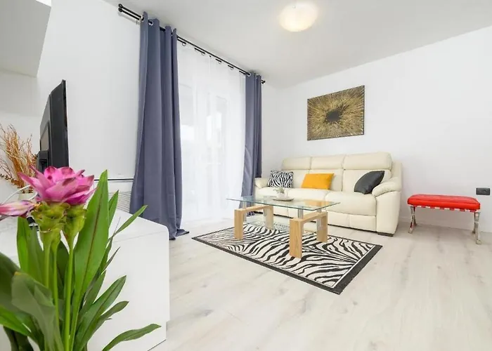 With Parking Space - 22712 메덜린