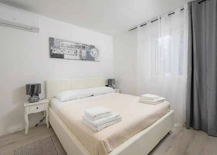 With Parking Space - 22712 Apartman